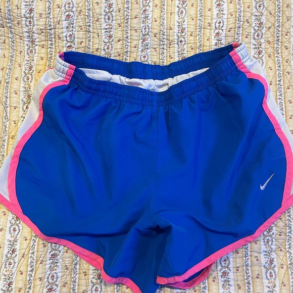 VINTAGE NIKE dri-fit shorts - Picture 2 of 2